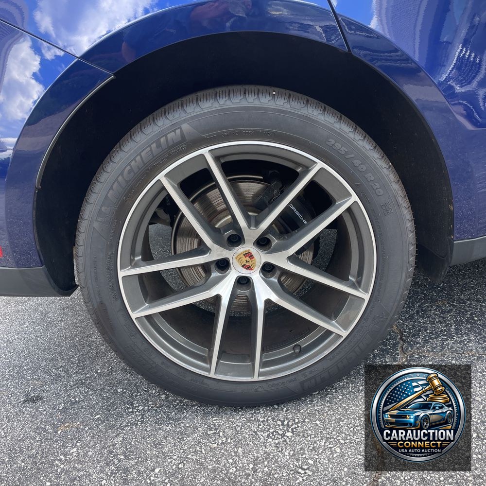 2024 Porsche Macan Base