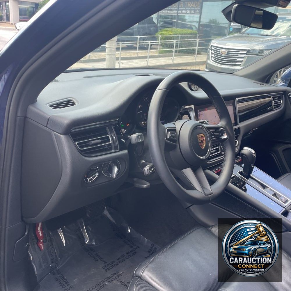 2024 Porsche Macan Base