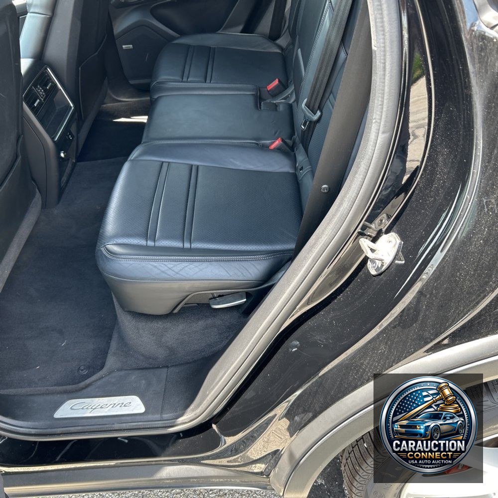 2021 Porsche Cayenne Base