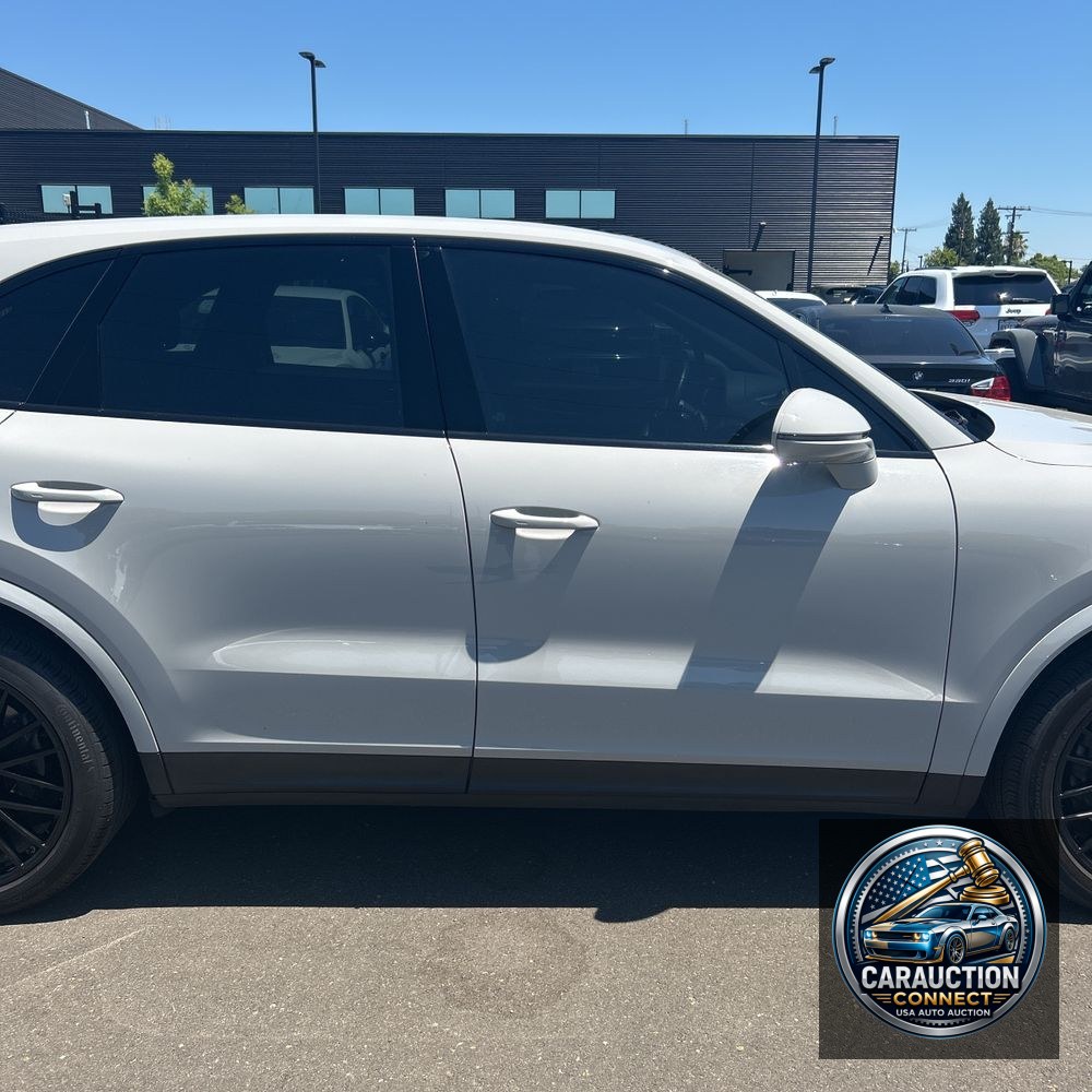 2022 Porsche Cayenne Base