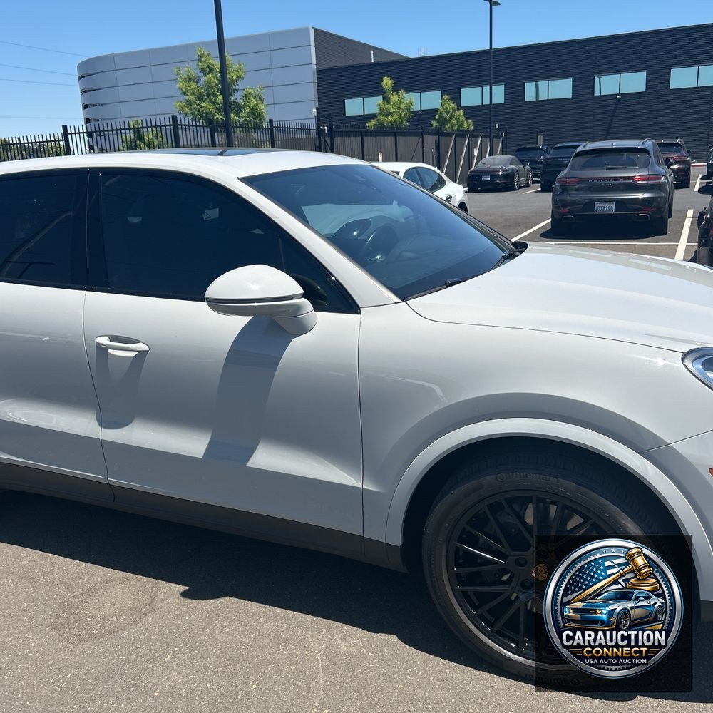 2022 Porsche Cayenne Base