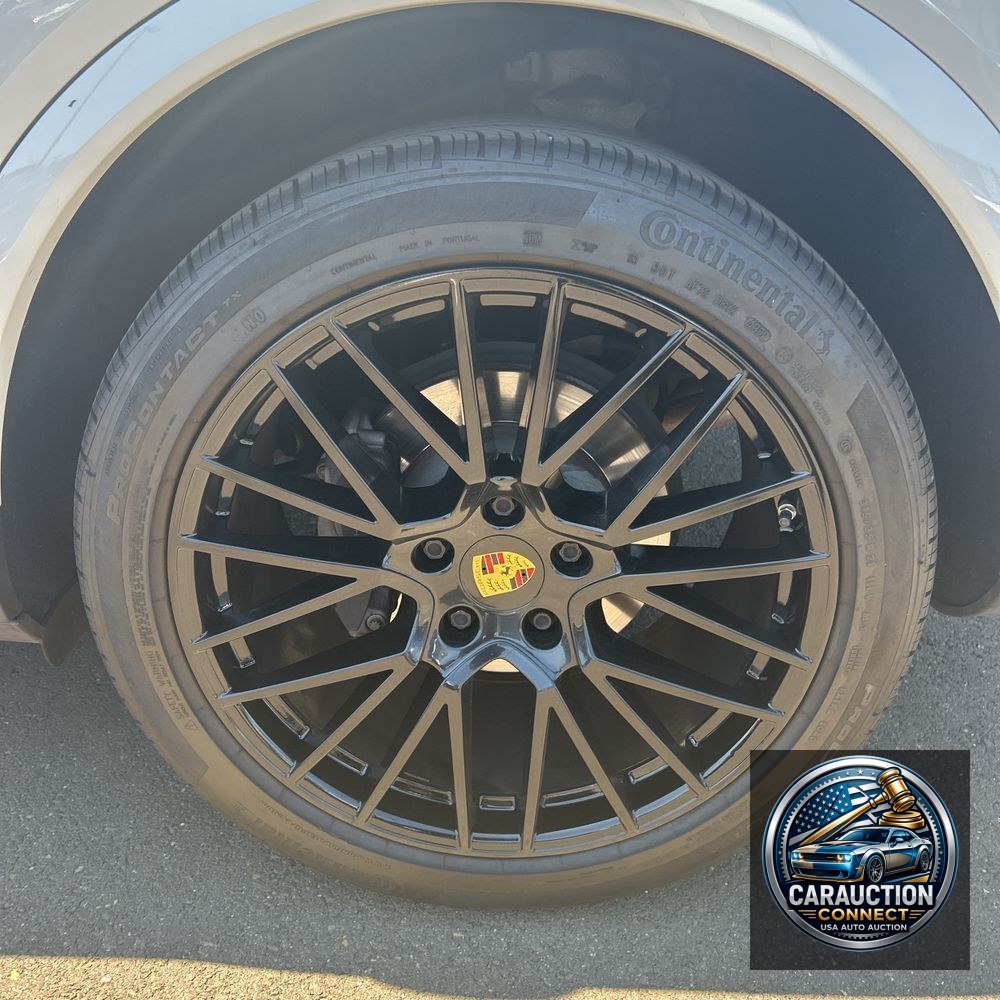 2022 Porsche Cayenne Base