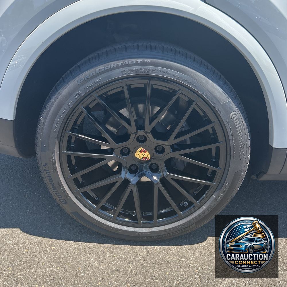 2022 Porsche Cayenne Base