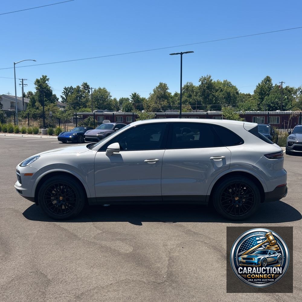 2022 Porsche Cayenne Base