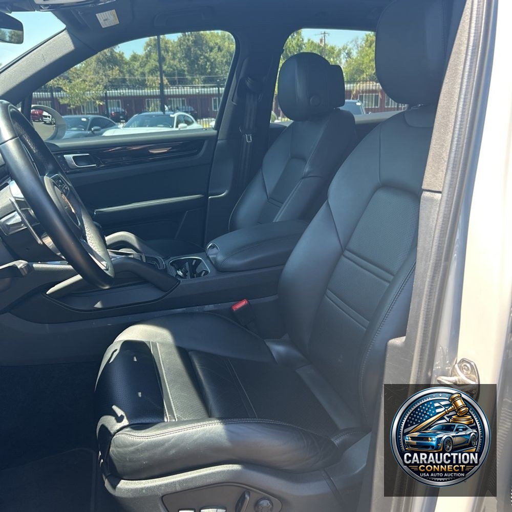 2022 Porsche Cayenne Base