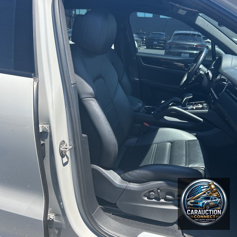 2022 Porsche Cayenne Base