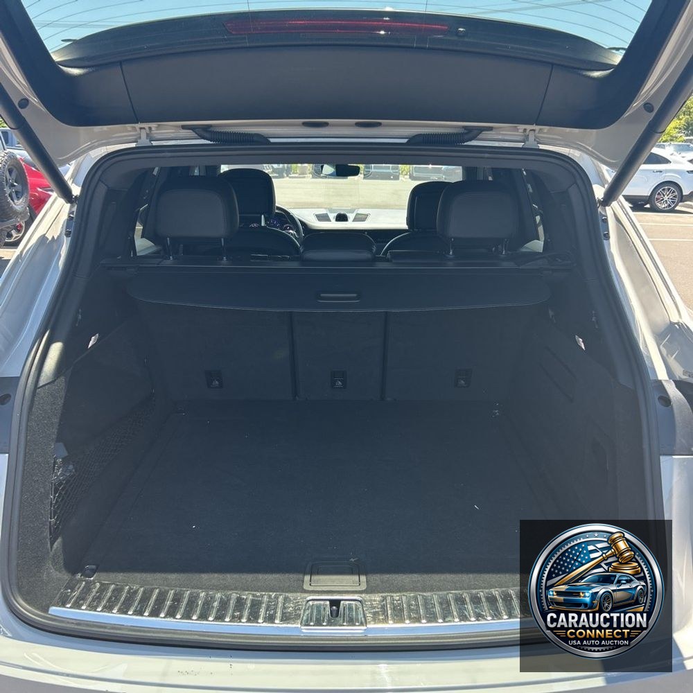 2022 Porsche Cayenne Base