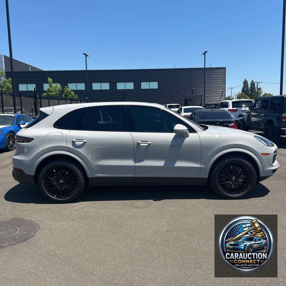2022 Porsche Cayenne Base