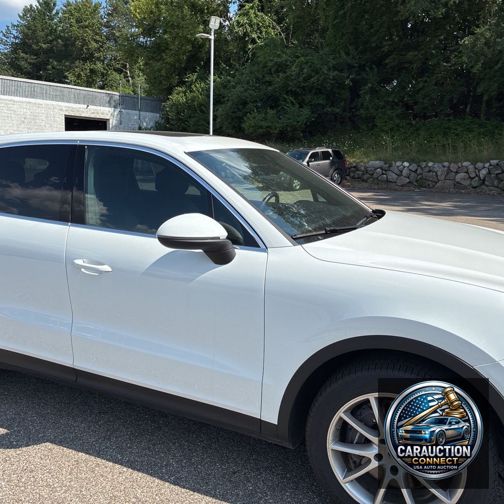 2023 Porsche Cayenne Base