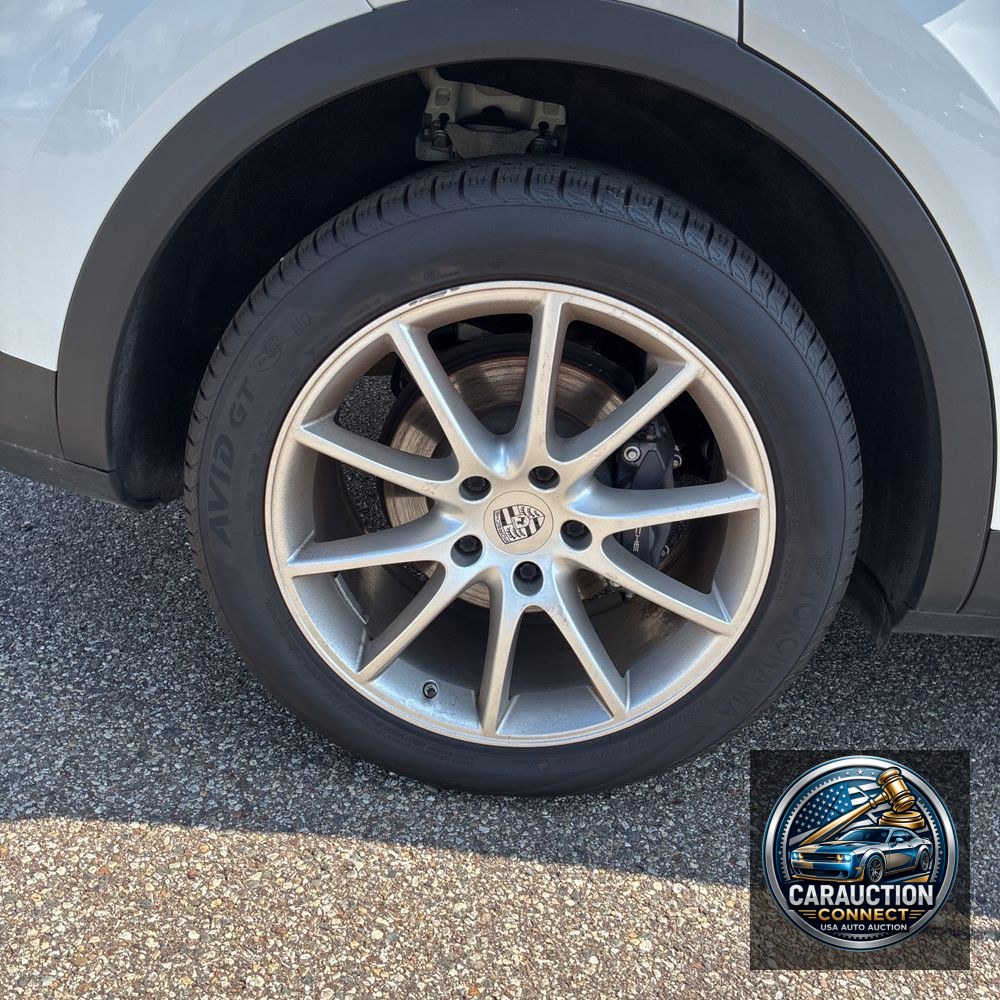 2023 Porsche Cayenne Base