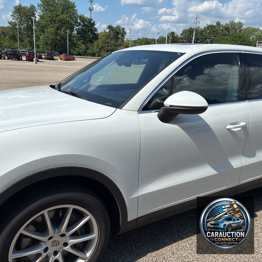 2023 Porsche Cayenne Base