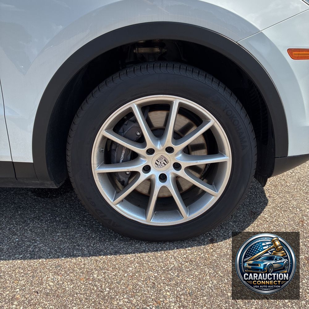 2023 Porsche Cayenne Base