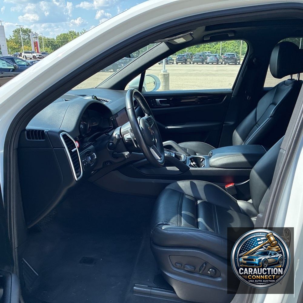 2023 Porsche Cayenne Base