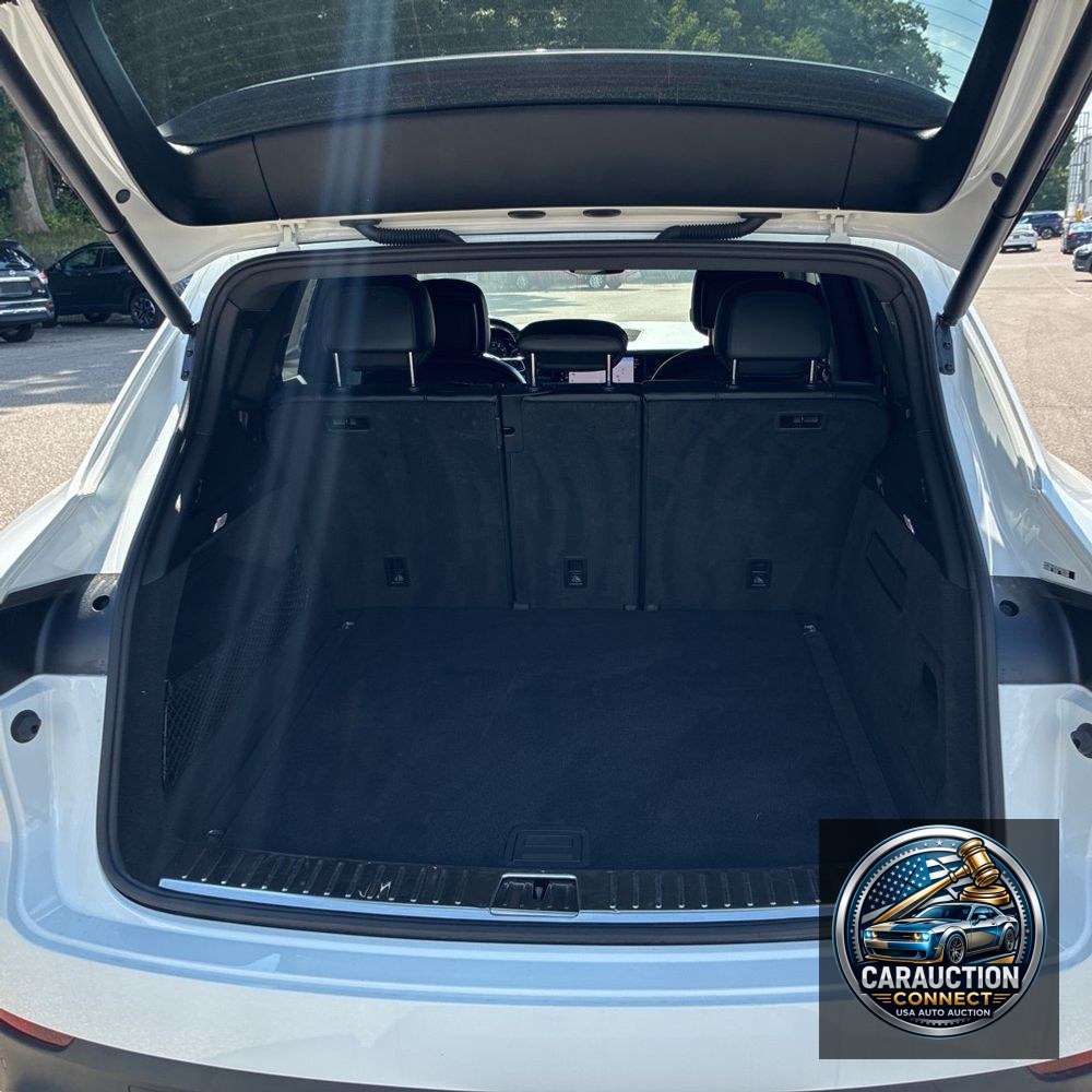 2023 Porsche Cayenne Base