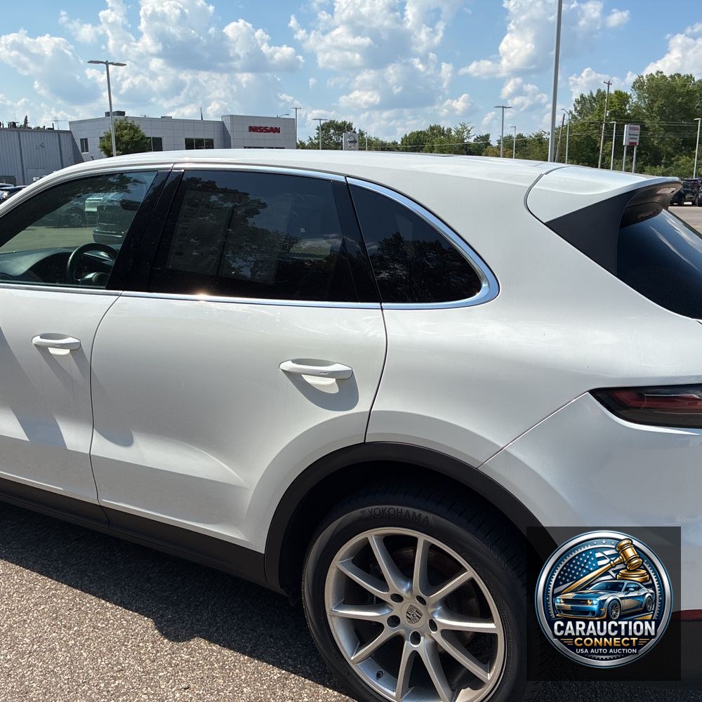 2023 Porsche Cayenne Base