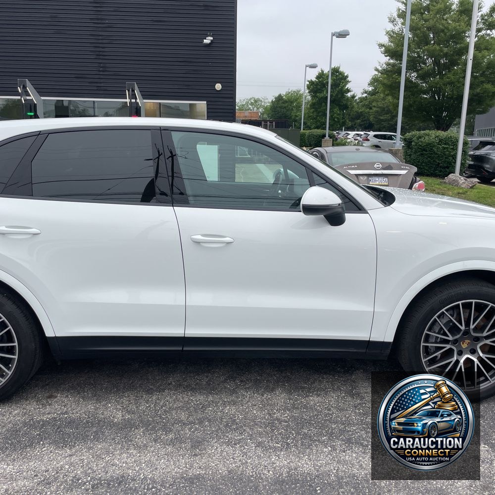 2021 Porsche Cayenne Base