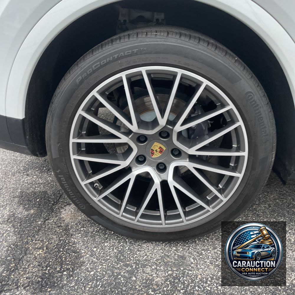 2021 Porsche Cayenne Base