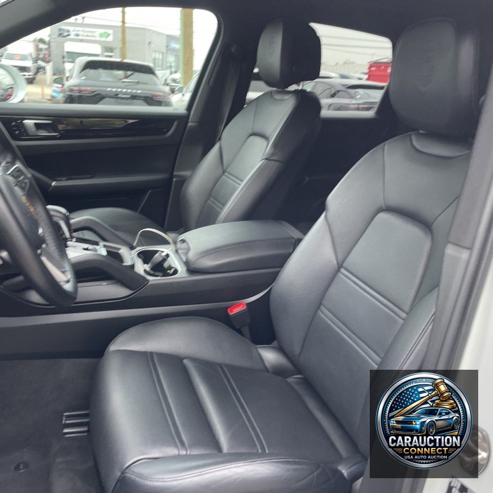 2021 Porsche Cayenne Base