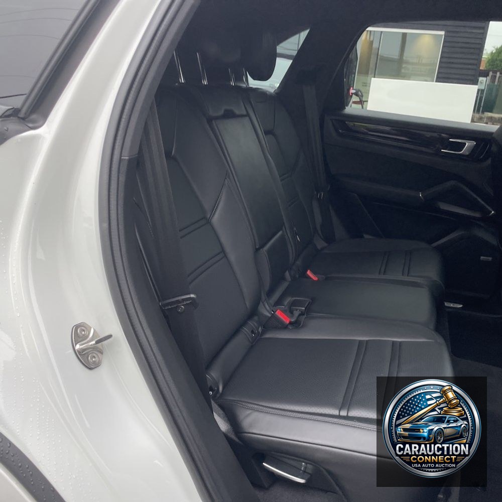 2021 Porsche Cayenne Base