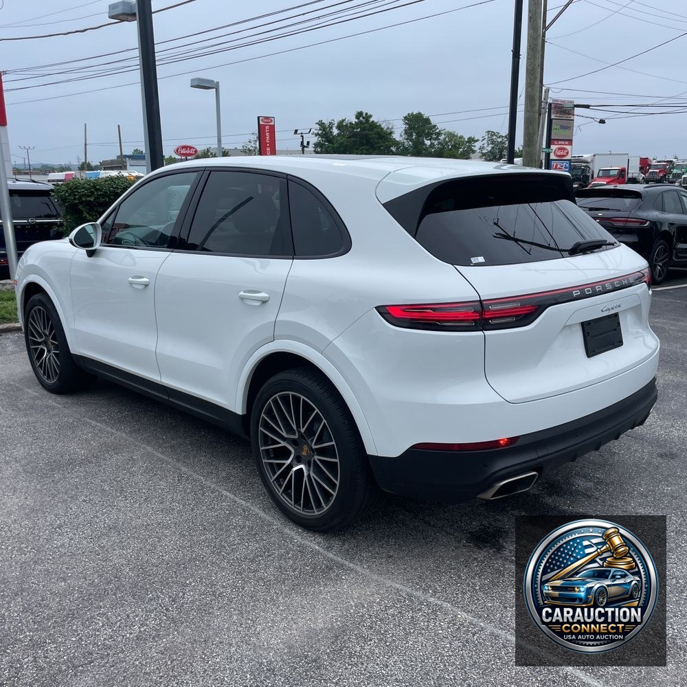 2021 Porsche Cayenne Base
