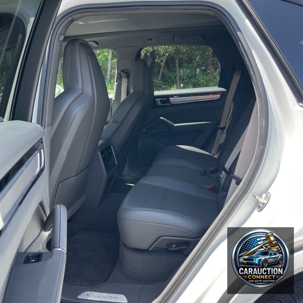2022 Porsche Cayenne Platinum Edition