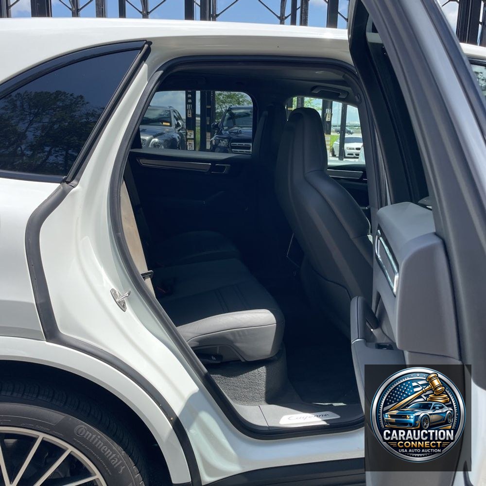 2022 Porsche Cayenne Platinum Edition
