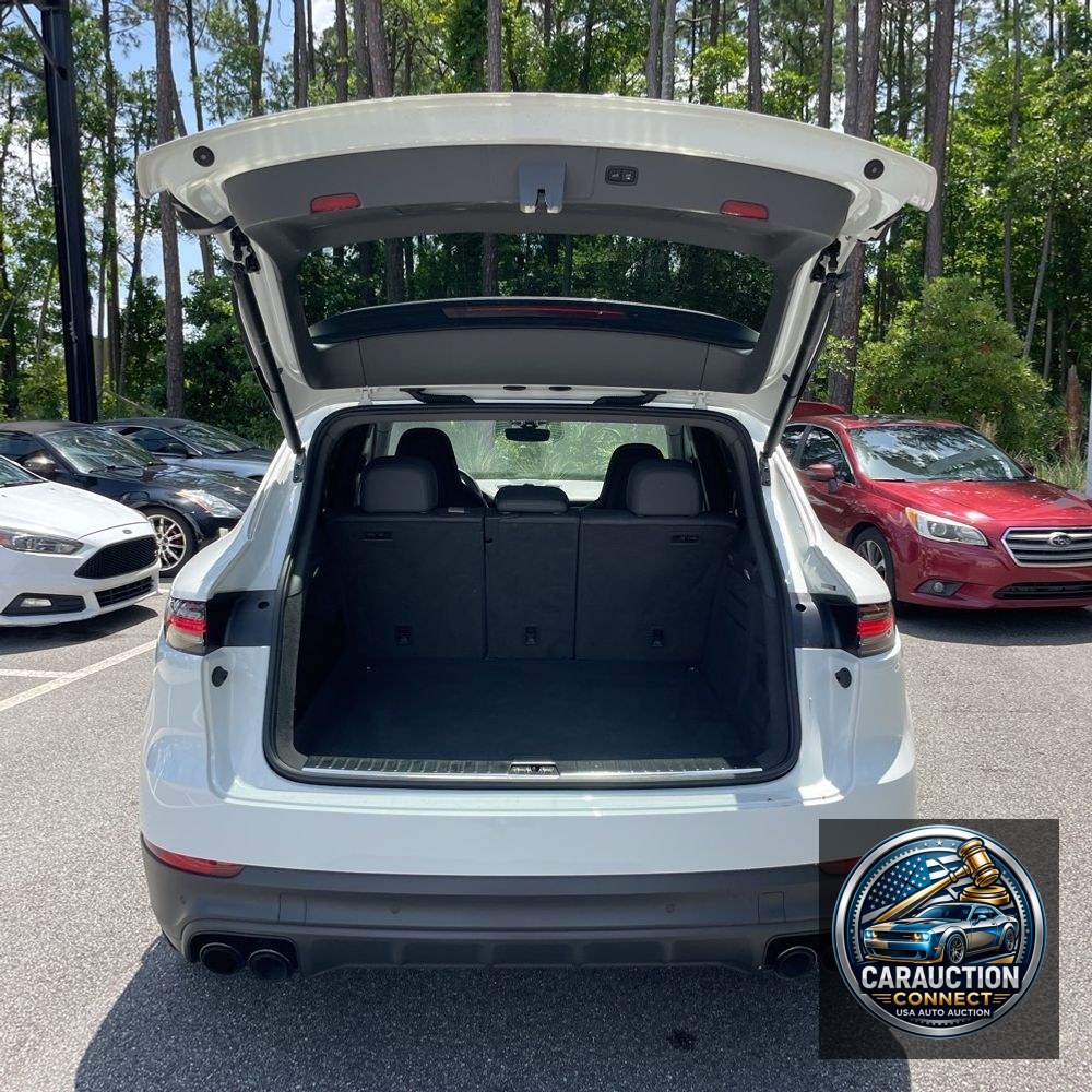 2022 Porsche Cayenne Platinum Edition