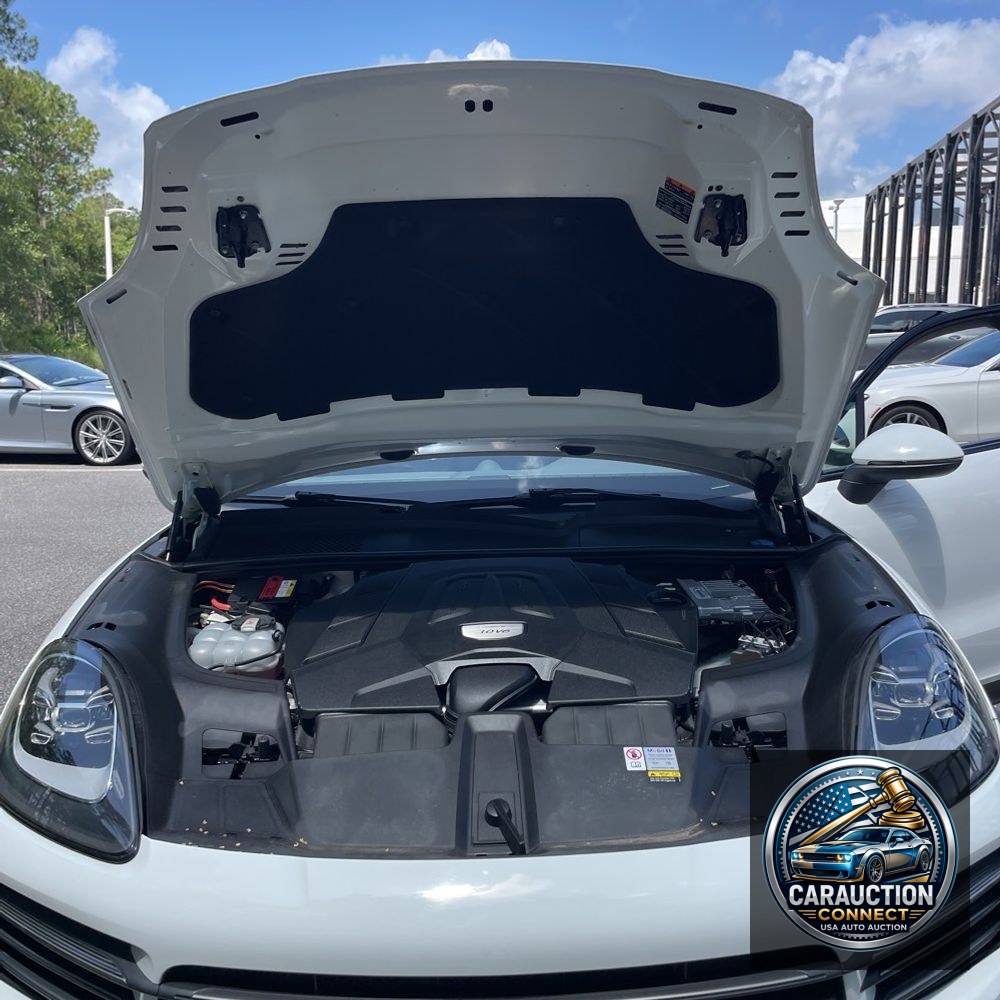 2022 Porsche Cayenne Platinum Edition