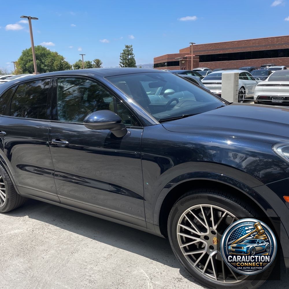 2023 Porsche Cayenne Base