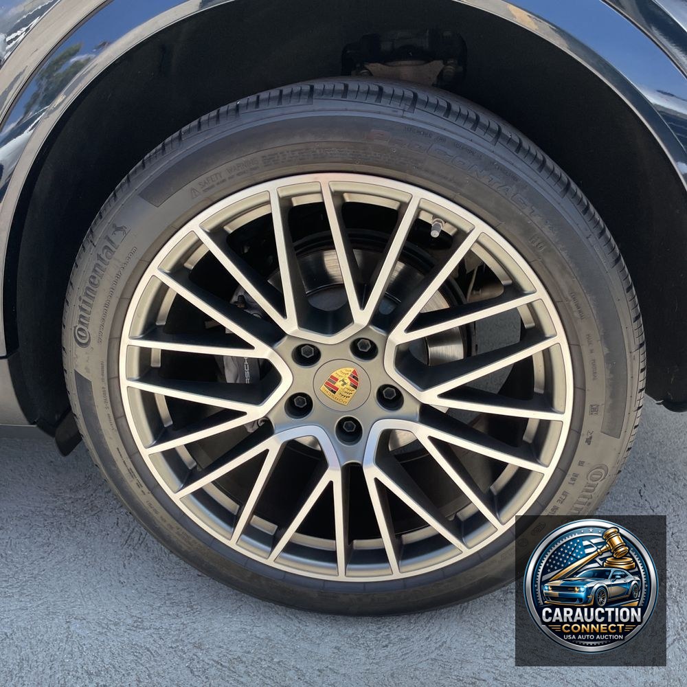 2023 Porsche Cayenne Base