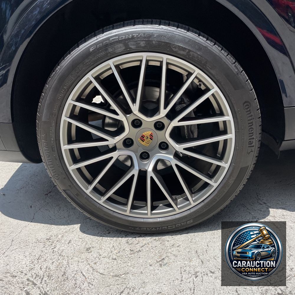 2023 Porsche Cayenne Base