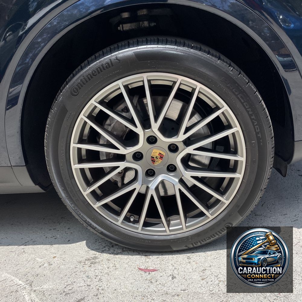 2023 Porsche Cayenne Base