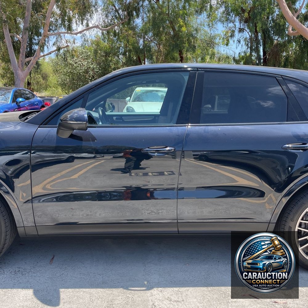 2023 Porsche Cayenne Base