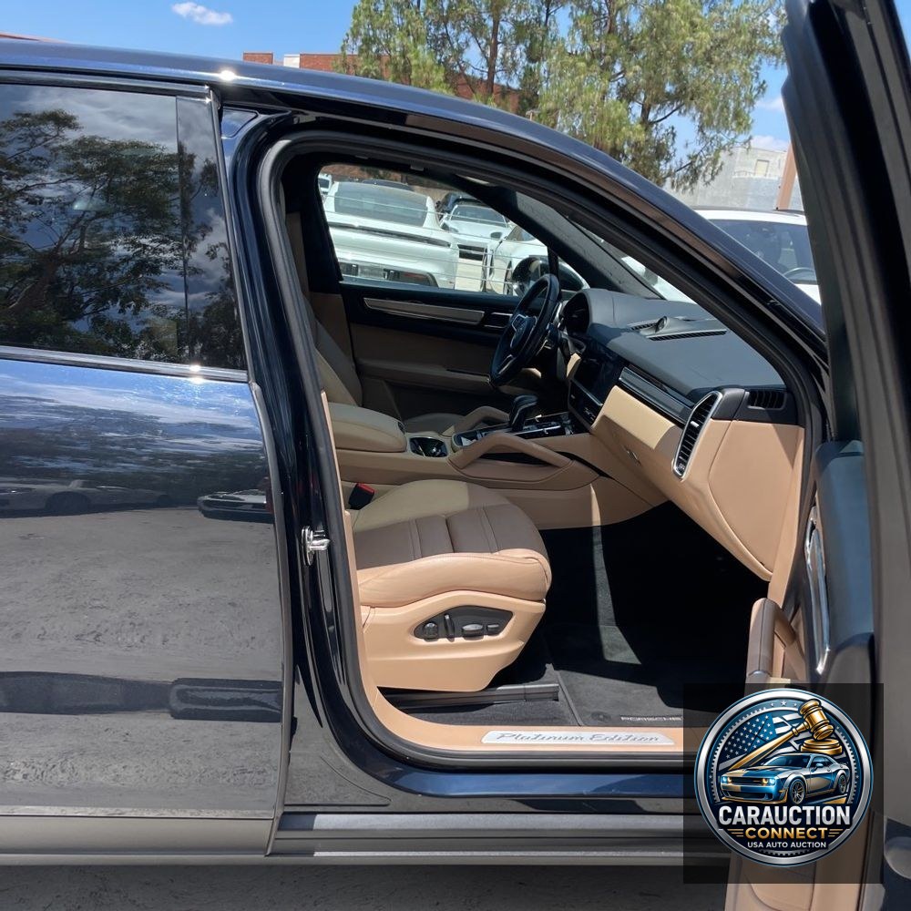 2023 Porsche Cayenne Base