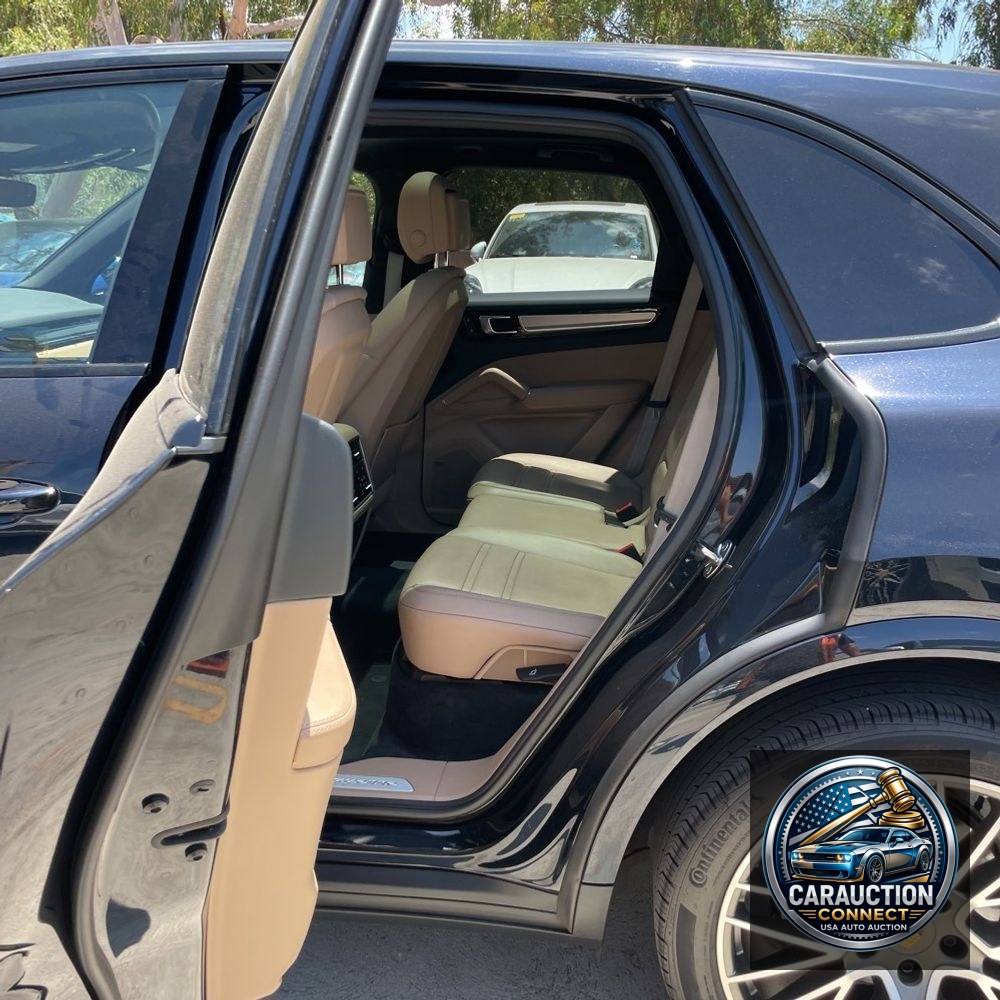 2023 Porsche Cayenne Base