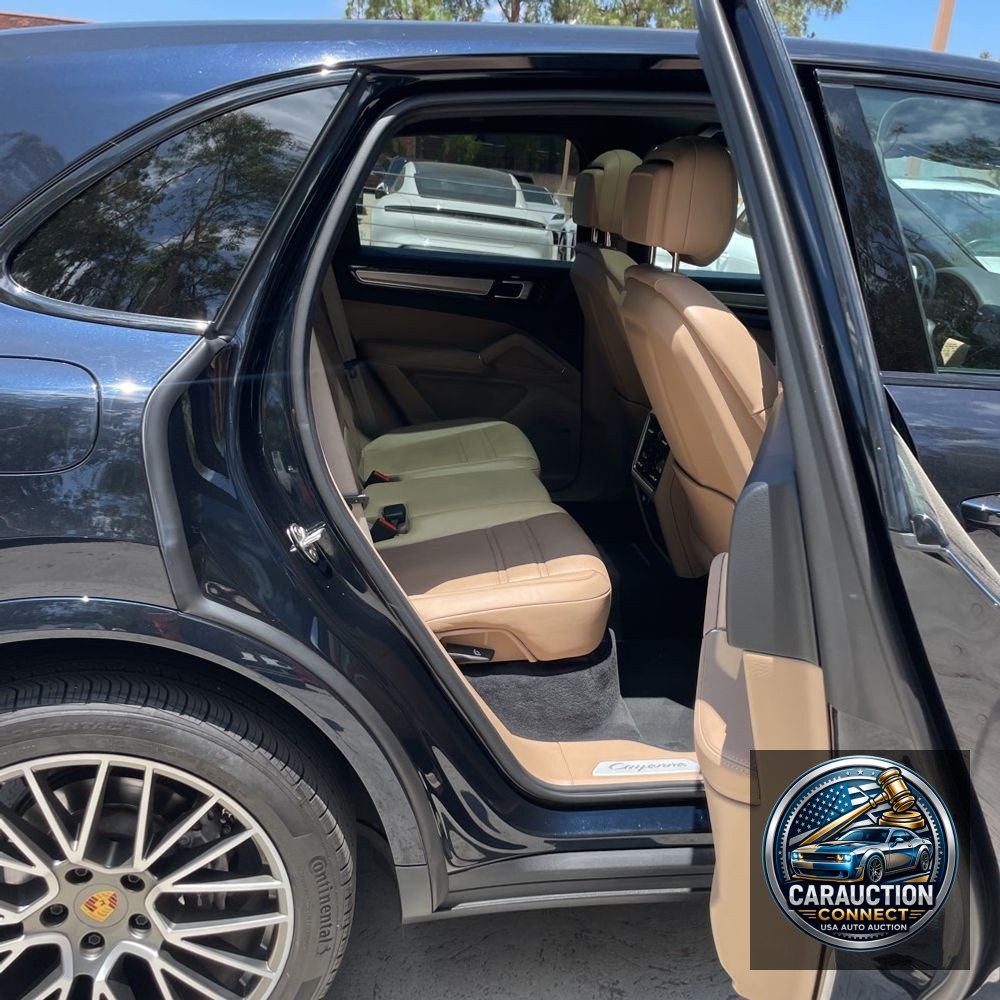 2023 Porsche Cayenne Base