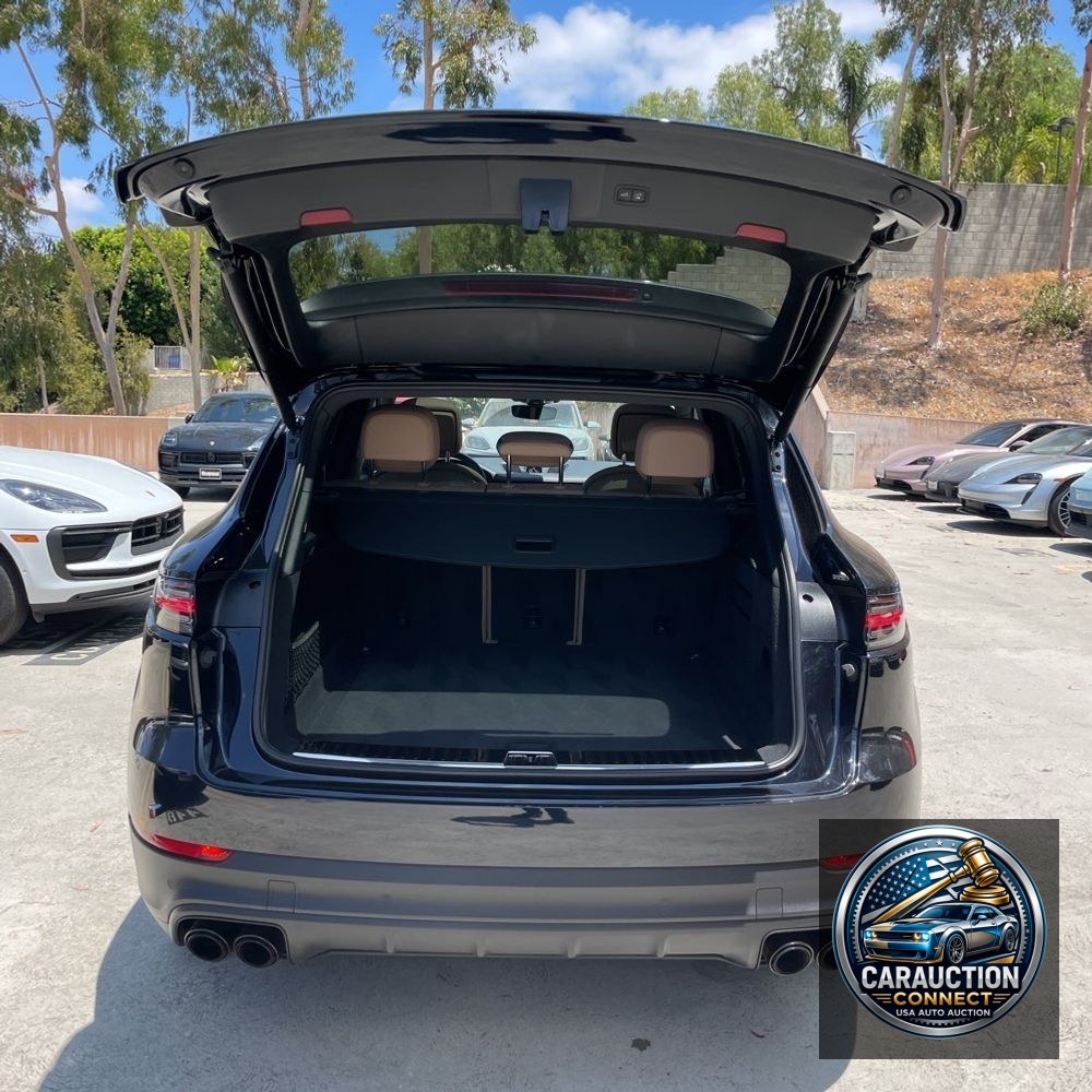 2023 Porsche Cayenne Base