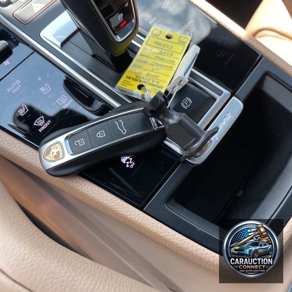 2023 Porsche Cayenne Base
