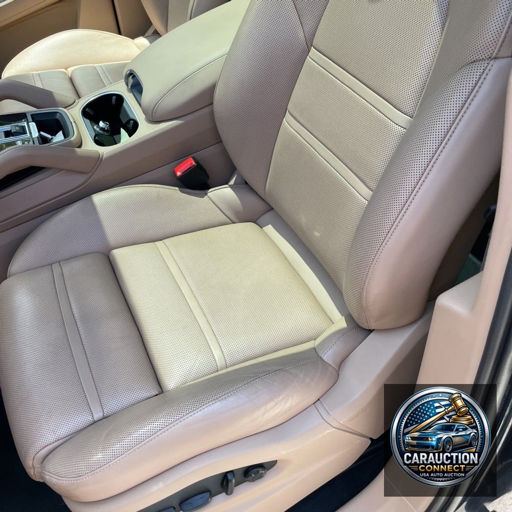 2023 Porsche Cayenne Base