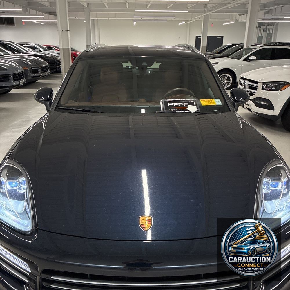 2022 Porsche Cayenne Base