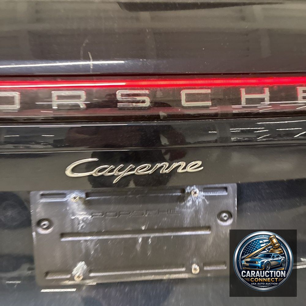 2022 Porsche Cayenne Base