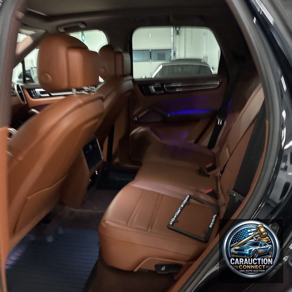 2022 Porsche Cayenne Base