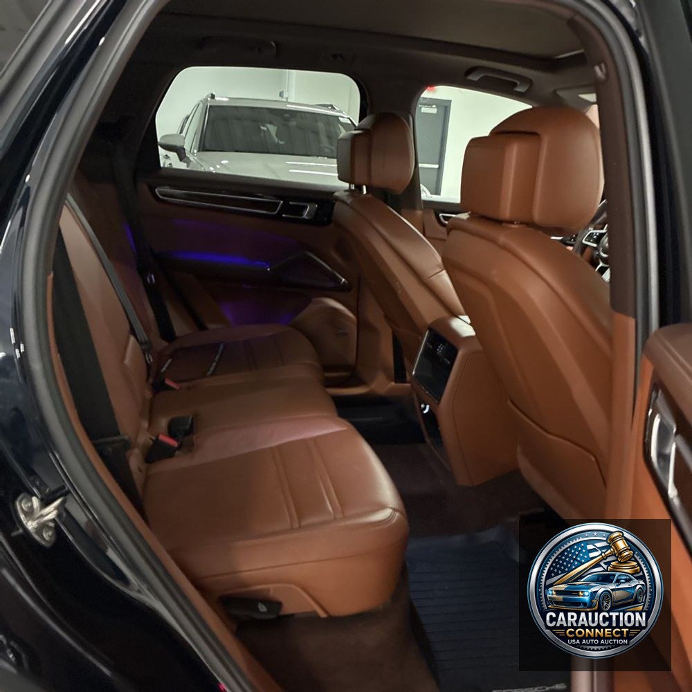 2022 Porsche Cayenne Base