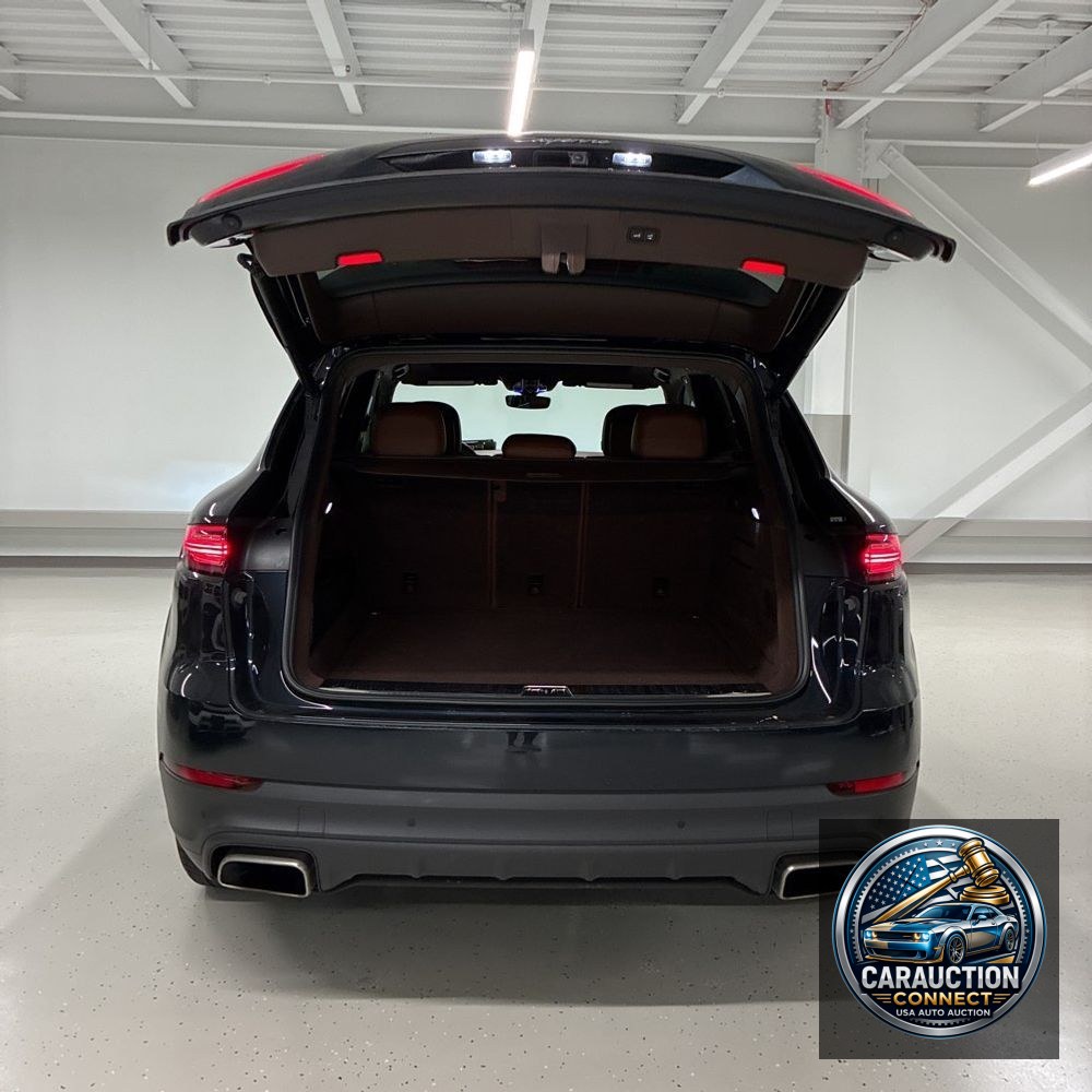 2022 Porsche Cayenne Base