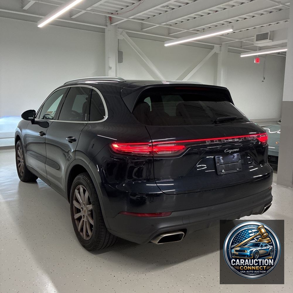 2022 Porsche Cayenne Base
