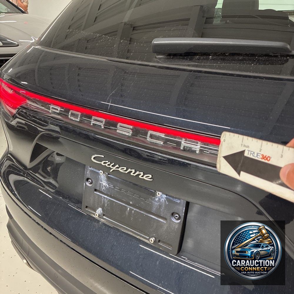 2022 Porsche Cayenne Base
