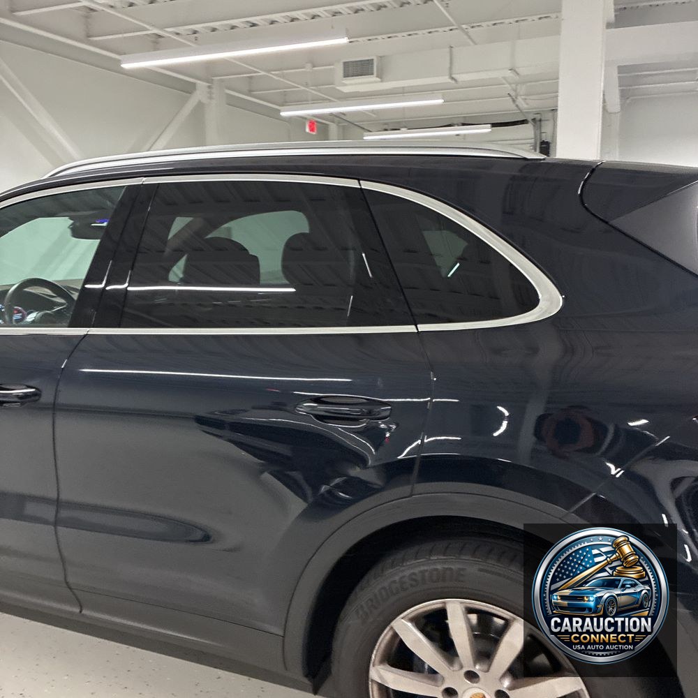 2022 Porsche Cayenne Base