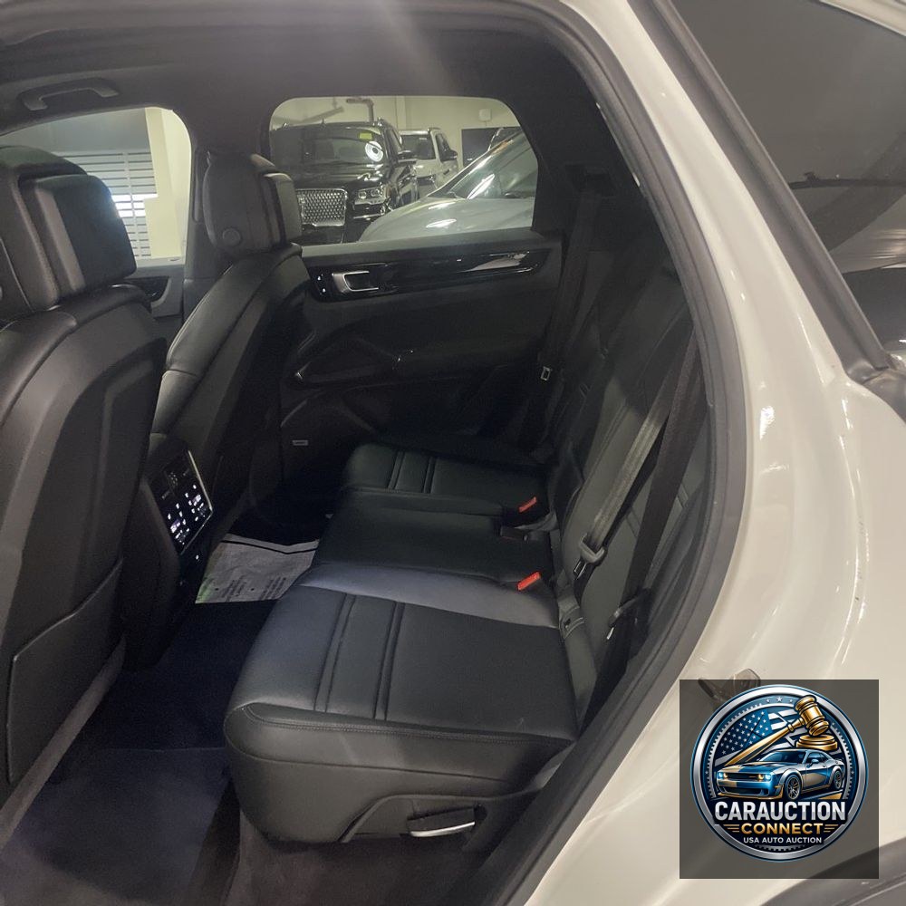 2021 Porsche Cayenne Base