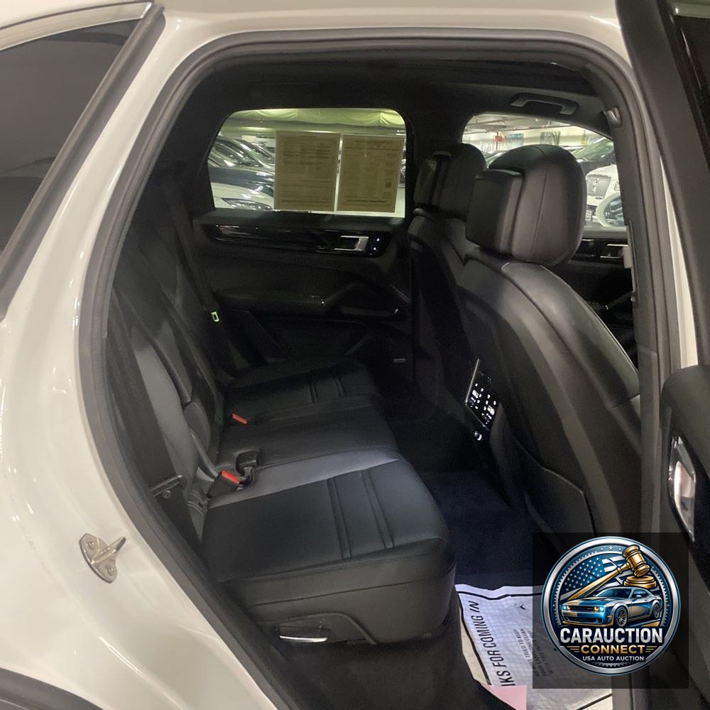 2021 Porsche Cayenne Base