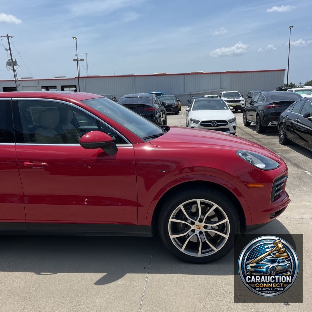 2022 Porsche Cayenne Base